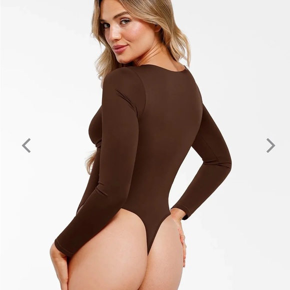 Long-Sleeve Brown Strappy V-Neck Bodysuit by - Picture 3 of 3